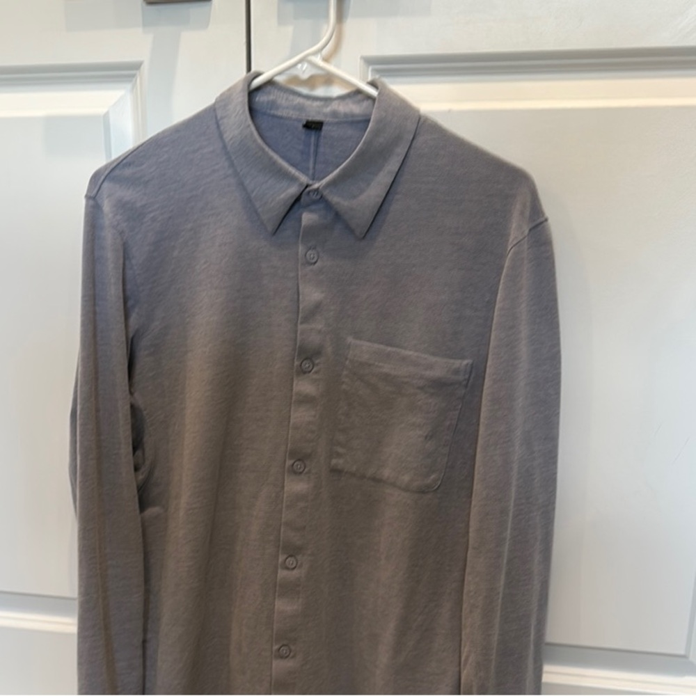 Lululemon (Men's Large) Blueish Gray Shirt